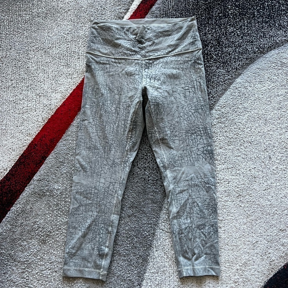 Lululemon Athletica Gray Abstract Print Leggings